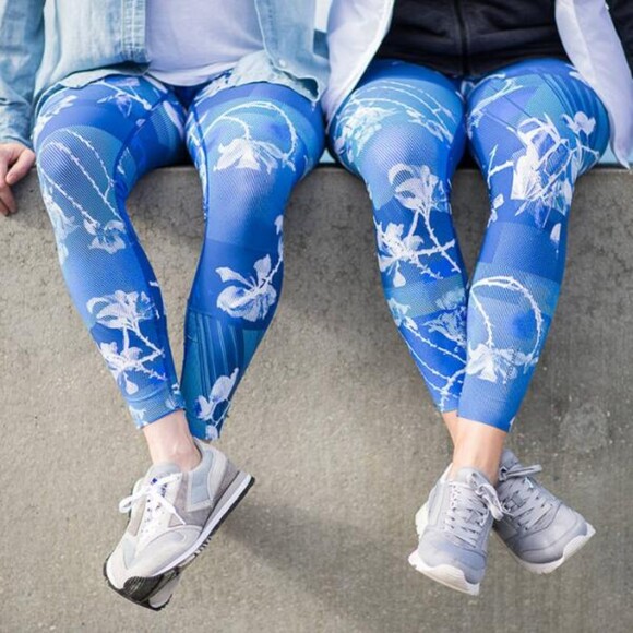 Brooks Cropped Floral Running Leggings Blue Medium - Picture 1 of 4